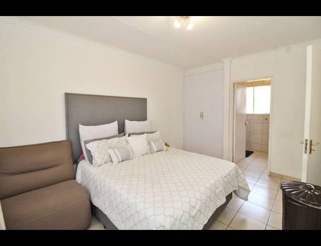 2 BEDROOM TOWNHOUSE FOR SALE IN GREENSTONE HILL